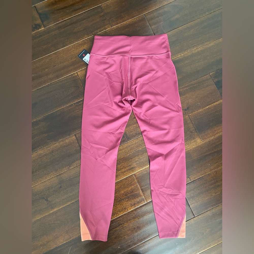 Peloton. Legging, Move Rib Insert Legging, Size Medium, New - Picture 5 of 6